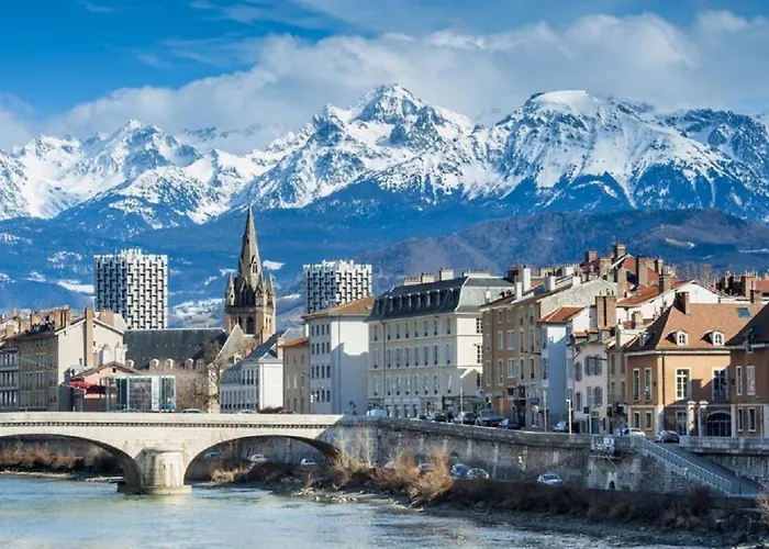 Le Berriat - Parking - Centre / Gare - גרנובל